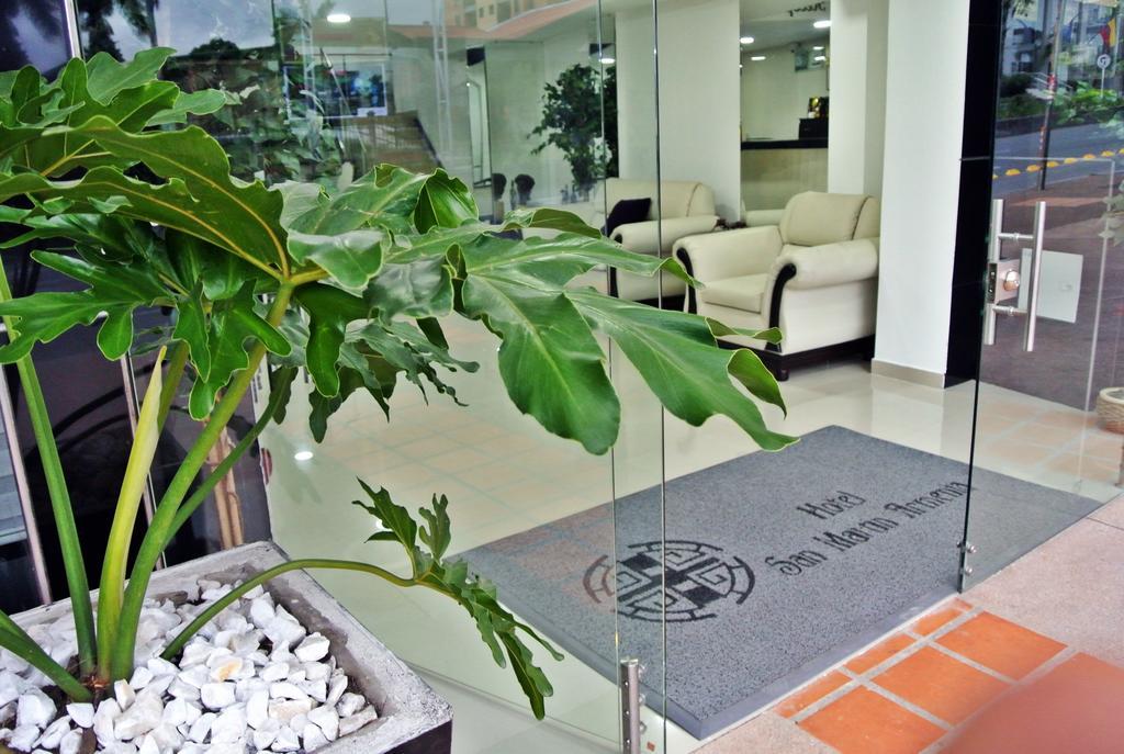 Hotel San Martin Armenia  Buitenkant foto